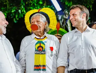 Cacique Raoni recebe honraria de Macron e pede demarcações a Lula