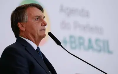 Governo Bolsonaro quer barrar reajuste de 33% no piso de professores