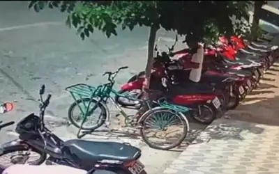 Câmera flagra homem tentando furtar moto no centro de Patos em plena luz do dia