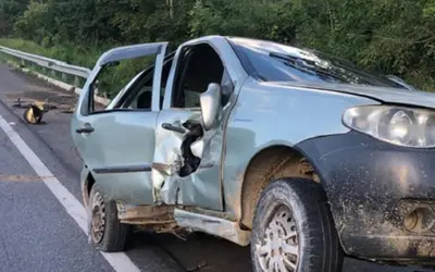 Homem morre e outro tem perna amputada em acidente envolvendo caminhão e carro na Paraíba
