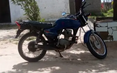 Homem tem moto furtada durante vaquejada