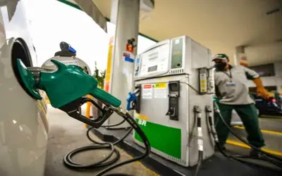 Petrobras anuncia redução de R$ 0,22 no preço do litro do diesel