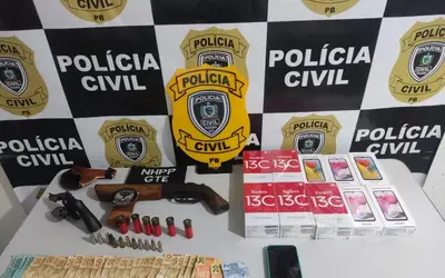 Em Juazeirinho, polícia apreende duas armas de fogo e prende proprietário em flagrante