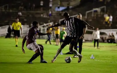 Em jogo de muita chuva, Botafogo-PB e Caxias empatam no Almeidão pela Série C
